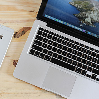 专业幻龙玩家【Momoyih】顶级身材御姐女神，饱满的肥臀乘骑超大号幻龙，垂涎欲滴白嫩小穴超诱人！