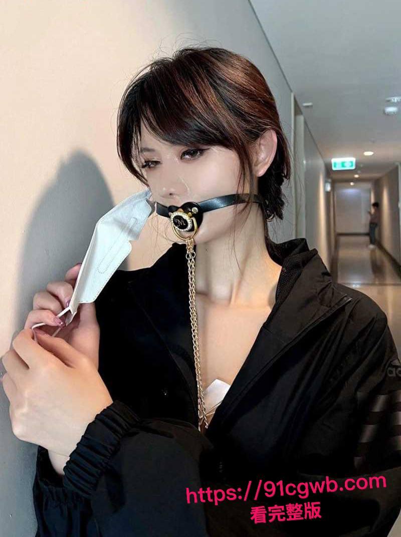 顶级福利姬阿朱露出新作！披淫装拍情色写真 路遇宅男被猥亵高潮 户外真空露奶 海底捞露臀淡定用餐 骚劲直接封神！