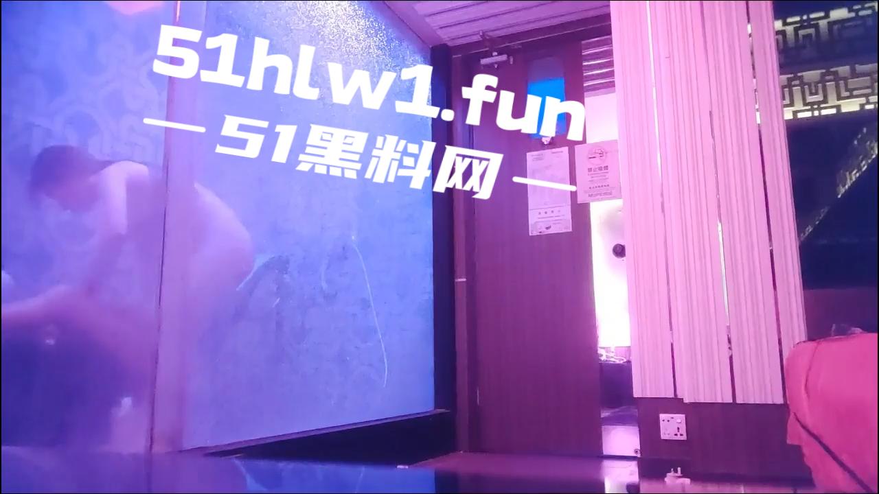 探店大神喇叭哥澳门【金池洗浴】带你领略别样的风采，小姐说每天要接待十几个客人逼会疼。