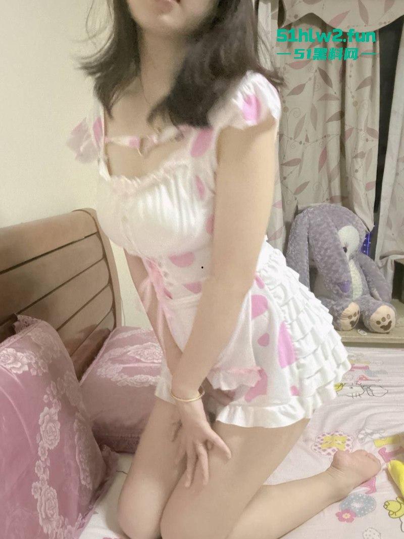 海南人妻做爱私密视频泄露，性瘾患者最爱约炮没想到遇到渣男，把做爱视频都卖了出去。-7