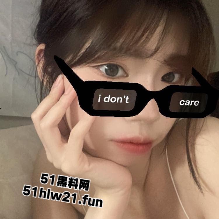 南京艺术学院，女大学生【胡雅婷】外表清纯可爱，白嫩的蜜桃臀被疯狂后入淫叫声不断。