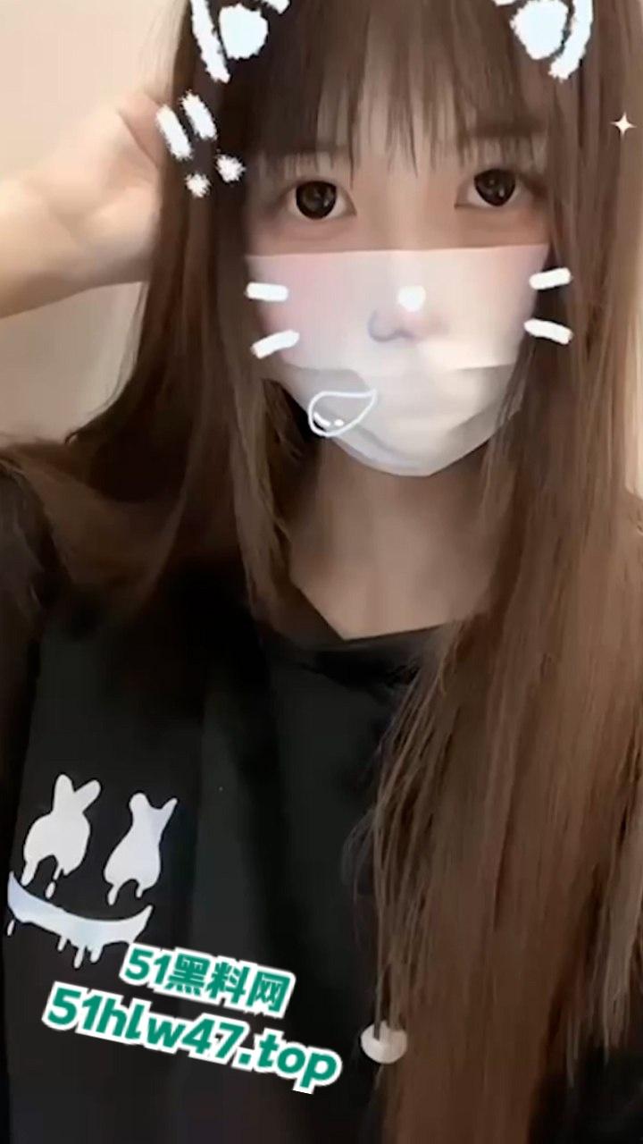 抖音极品萝莉【小佳呆呆的】定制福利流出，锁骨痣加同款手链完全实锤本人无疑，果然福利姬才是出路！