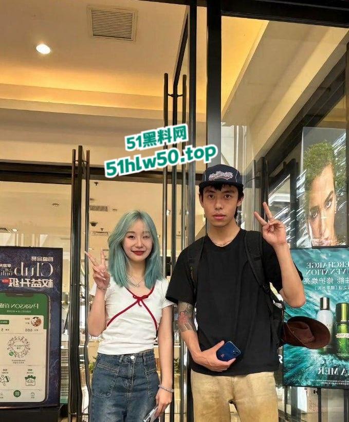 抖音500万粉网红伤心男人【黄博文】塌房，女粉A到EFG排队，一骑绝尘的转场达人or首裆其冲的铁杆炮兵？