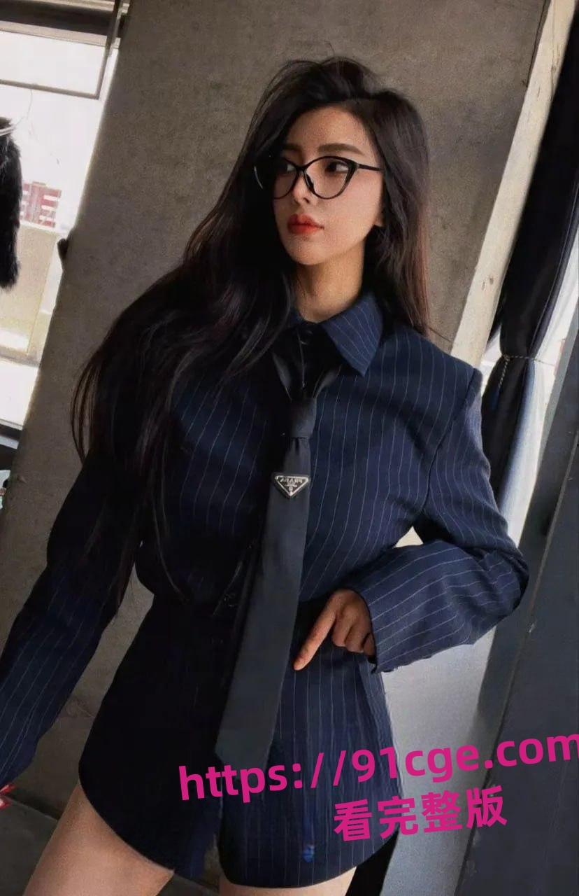 抖音百万粉丝博主 浓眉女侠Amy 在线疯狂发情彭于晏