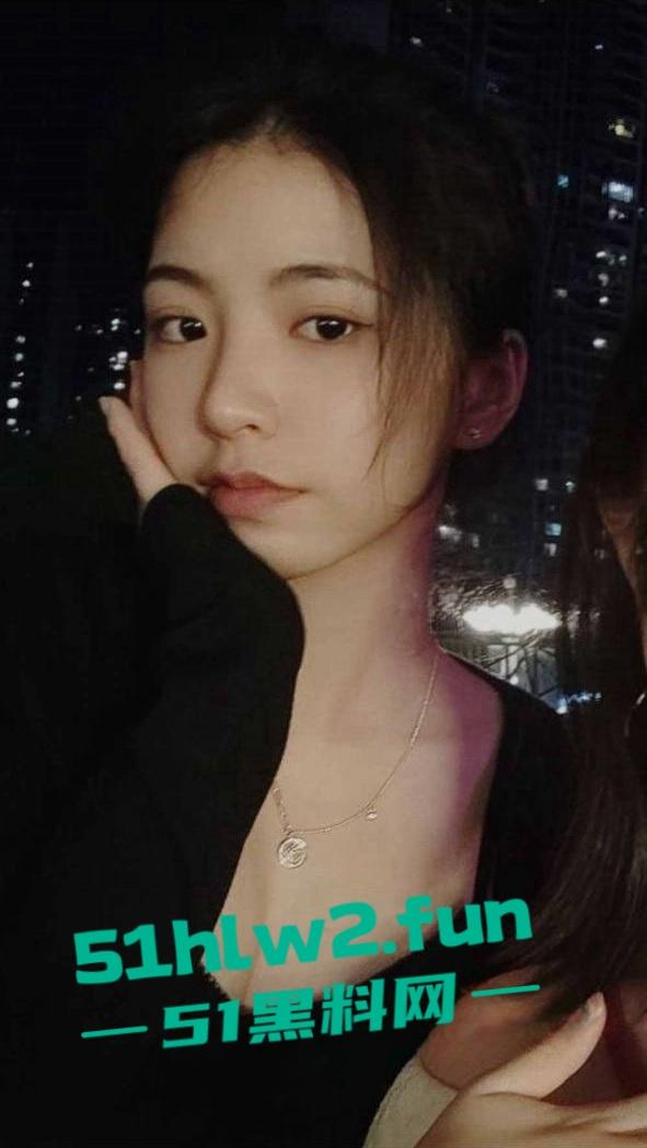 广西南宁反差女教师【柳林依】网上卖弄骚资生活照被扒，性爱视频曝光娇喘淫叫声不断！