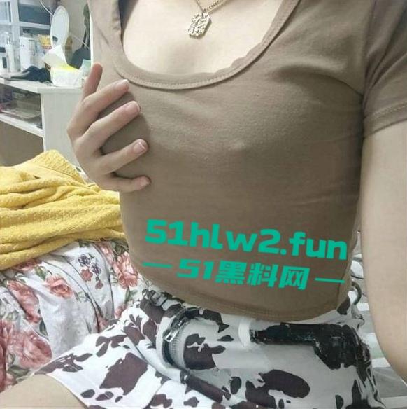 广西南宁反差女教师【柳林依】网上卖弄骚资生活照被扒，性爱视频曝光娇喘淫叫声不断！