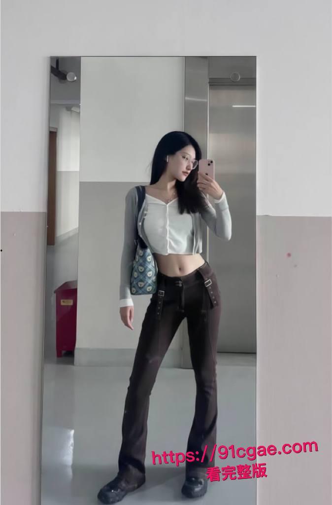 上海浦东富二代包养高级外围女神，高冷女王床上调教臣服，翘臀射精福利全曝光！