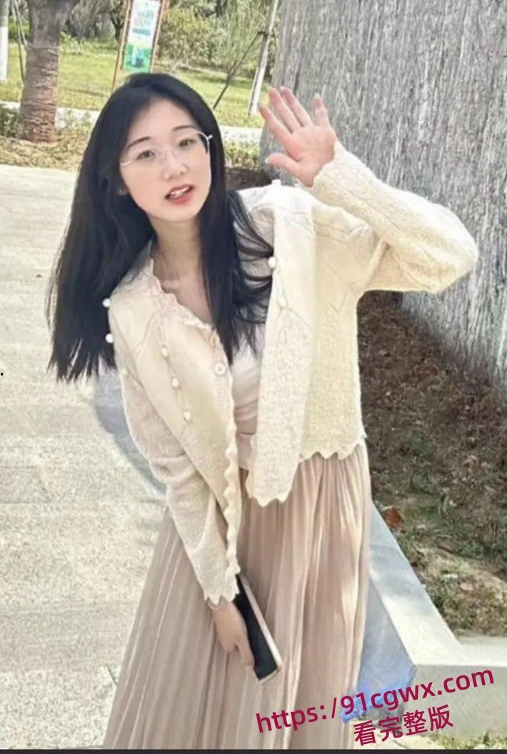 湖北科技学院女大学生霍西梅酒店约炮眼镜妹主动骑乘抽插视频流出