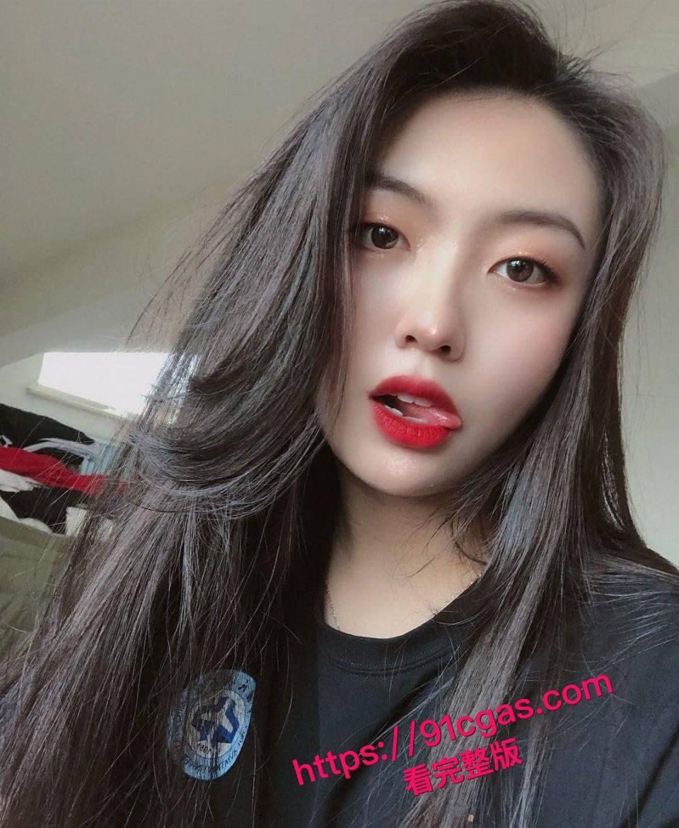 福建省福州市财经大学生 一名极品女大学生外表清纯可爱