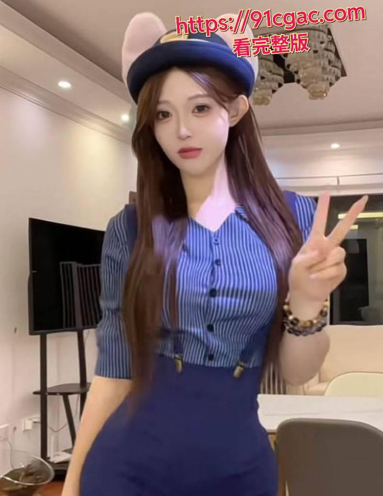 抖音50W粉丝高颜值网红柠檬然最新付费定制热舞视频流出，尺度炸裂，引爆网络！