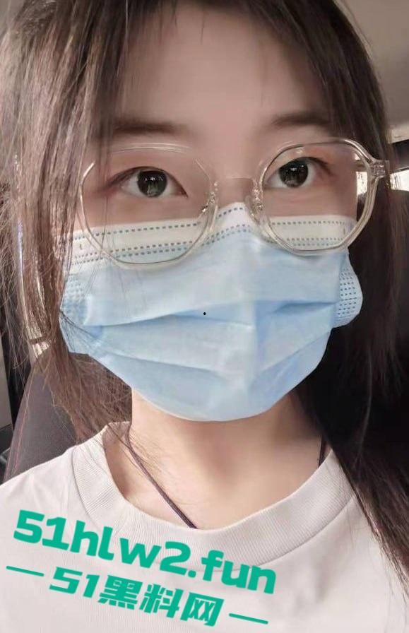 极品眼镜妹终于来了!颜值能打奶子又白又嫩,少女身子骚浪劲十足,自拍裸照自慰根本停不下来!-4