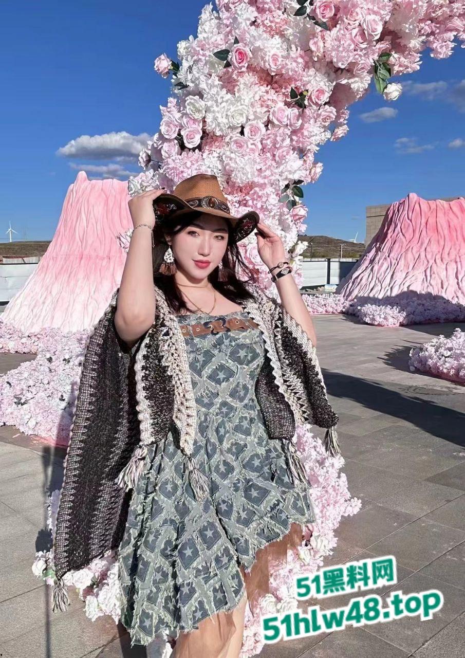 抖音擦边女坦克【S嘉嘉爱睡觉】（BBW版）不雅自慰捏奶私拍被曝光网络，巨奶女坦骚的惊人！