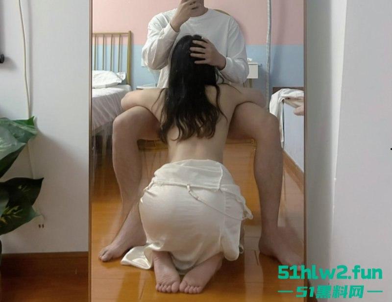 推特绝美腰臀比女神【夏次健】与金主做爱被狂扇奶子，极品蜂腰扭臀骚舞欲感十足！