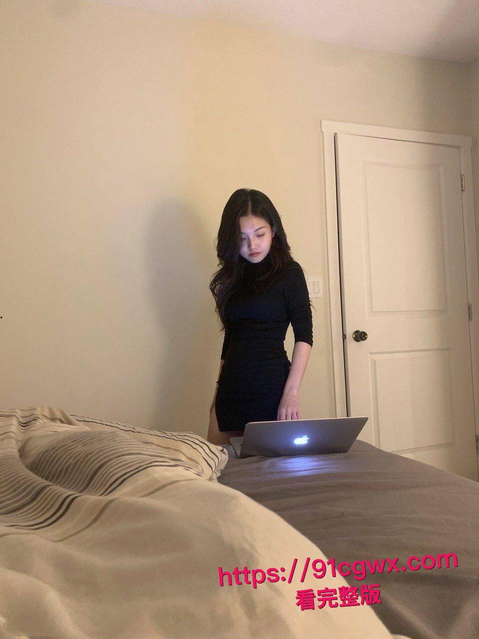 加拿大甜妹李天宜留学变小母狗:跪舔大鸡巴无套内射视频流出,骚穴高潮浪叫放荡夜全记录-6