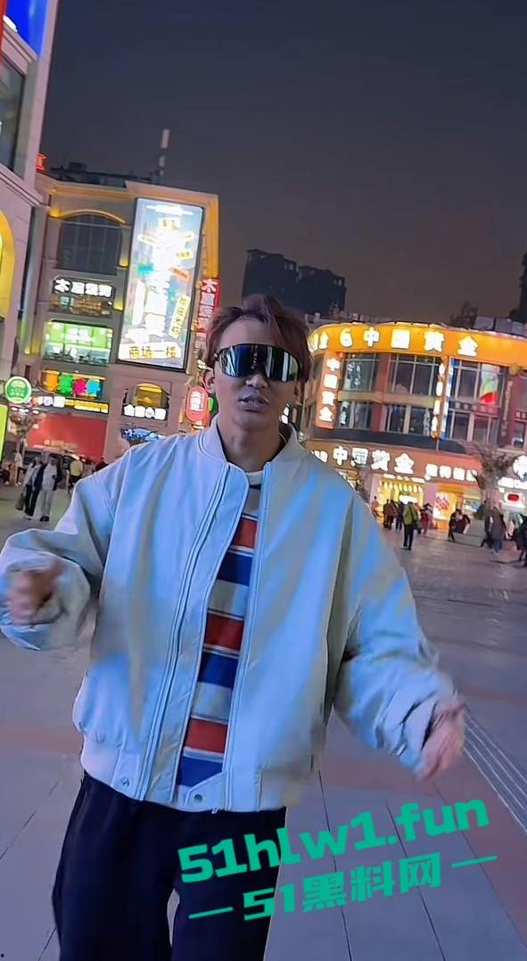 网红劲爆大瓜，青海抖音网红【藏族宋小宝】与【静静】在家中私拍性爱视频泄密流出，静静的小穴是真的会吸啊！