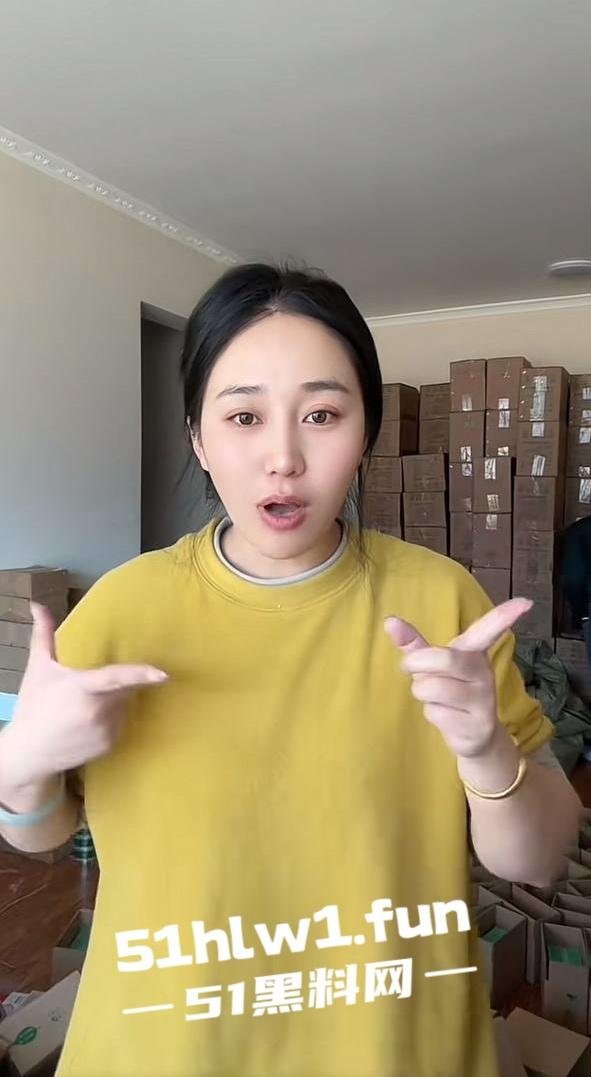 网红劲爆大瓜，青海抖音网红【藏族宋小宝】与【静静】在家中私拍性爱视频泄密流出，静静的小穴是真的会吸啊！